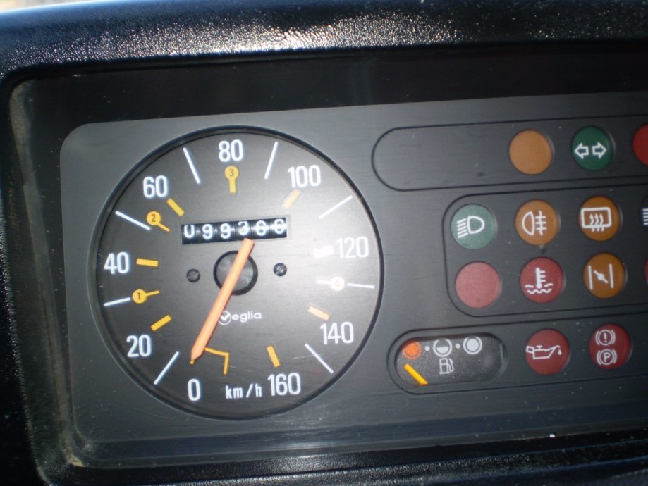 <p>27 Jahre alt und weniger als 100.000 Kilometer</p> <p>27 Jahre alt und weniger als 100.000 Kilometer</p>