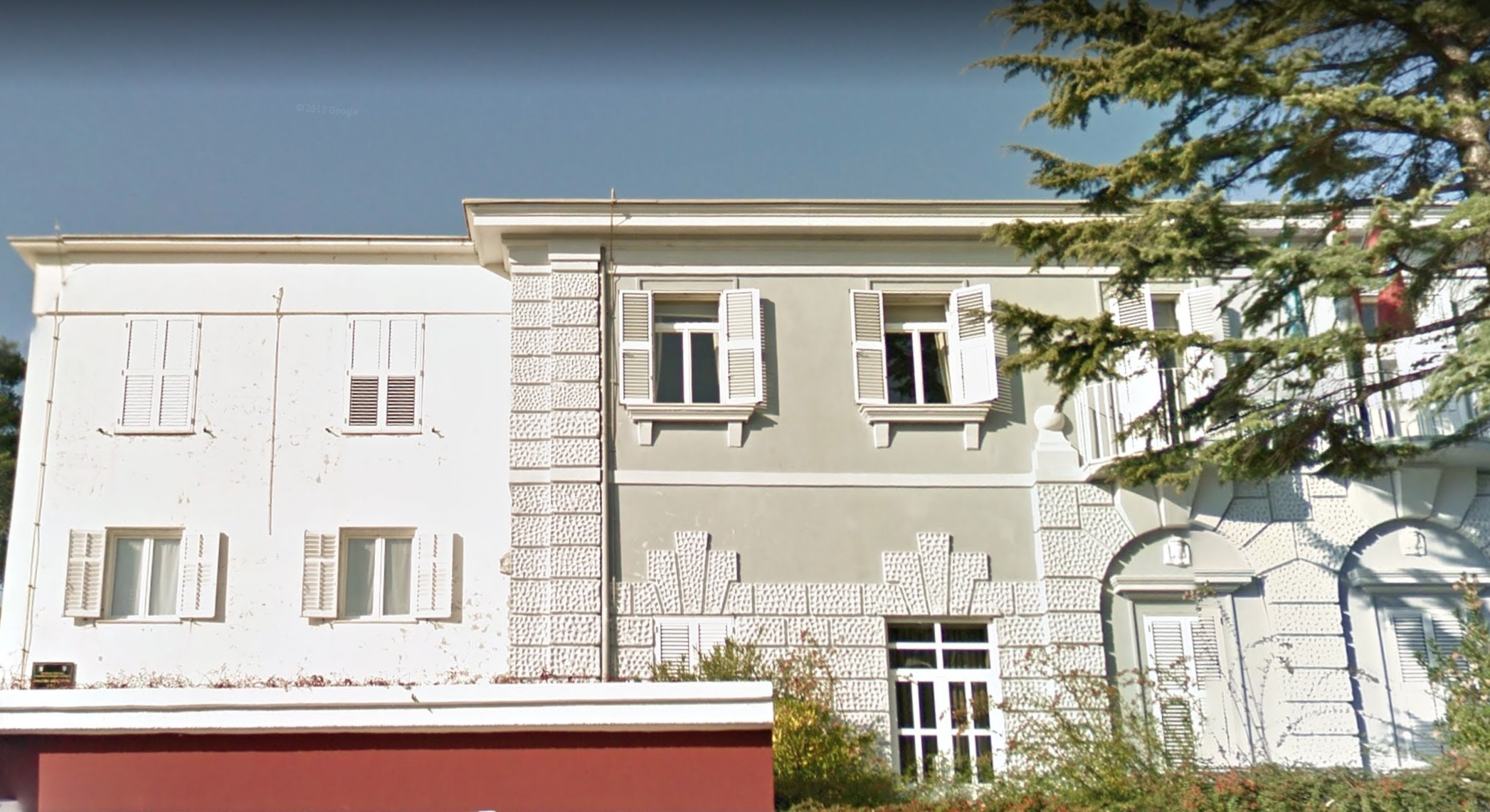 <p>Verwaltung Krk - Das Haus das Verrückte macht</p> <p>Verwaltung Krk - Das Haus das Verrückte macht</p>