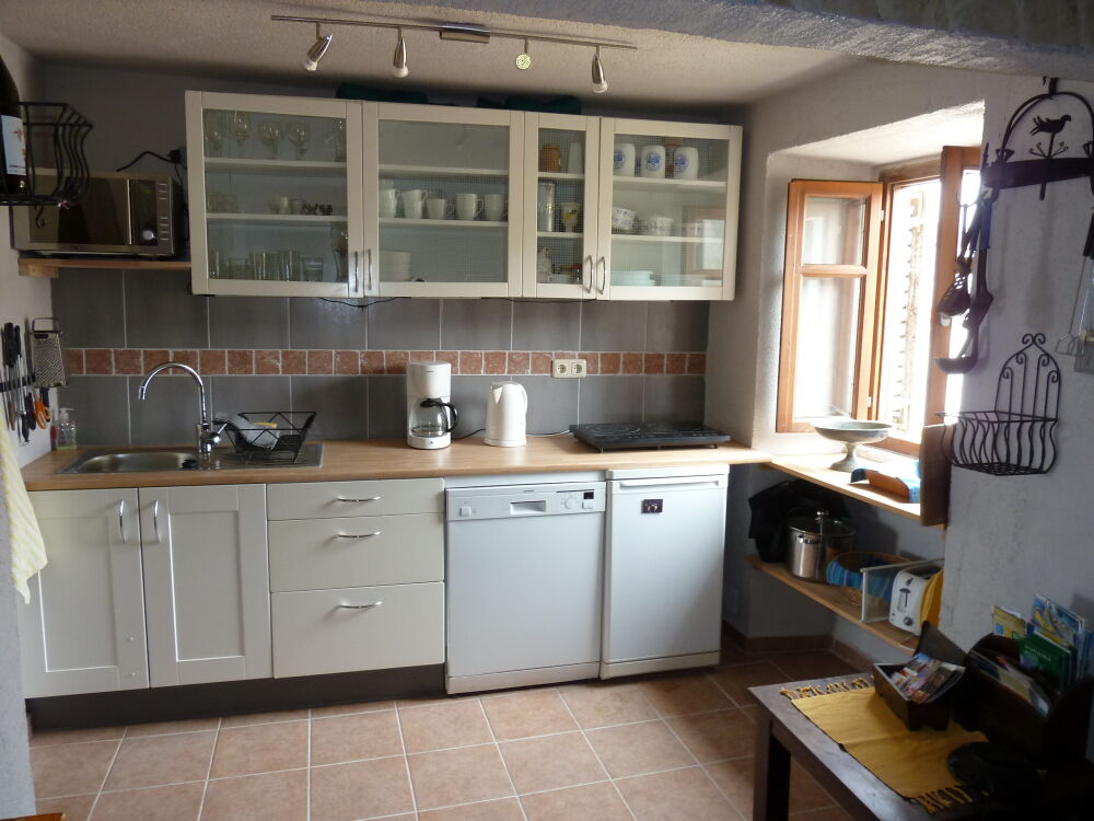 <p>die Wohnung wurde 2015 renoviert</p> <p>die Wohnung wurde 2015 renoviert</p>