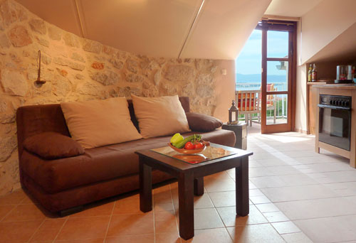 <p>Don Camillo nach der Renovierung</p> <p>Don Camillo nach der Renovierung</p>