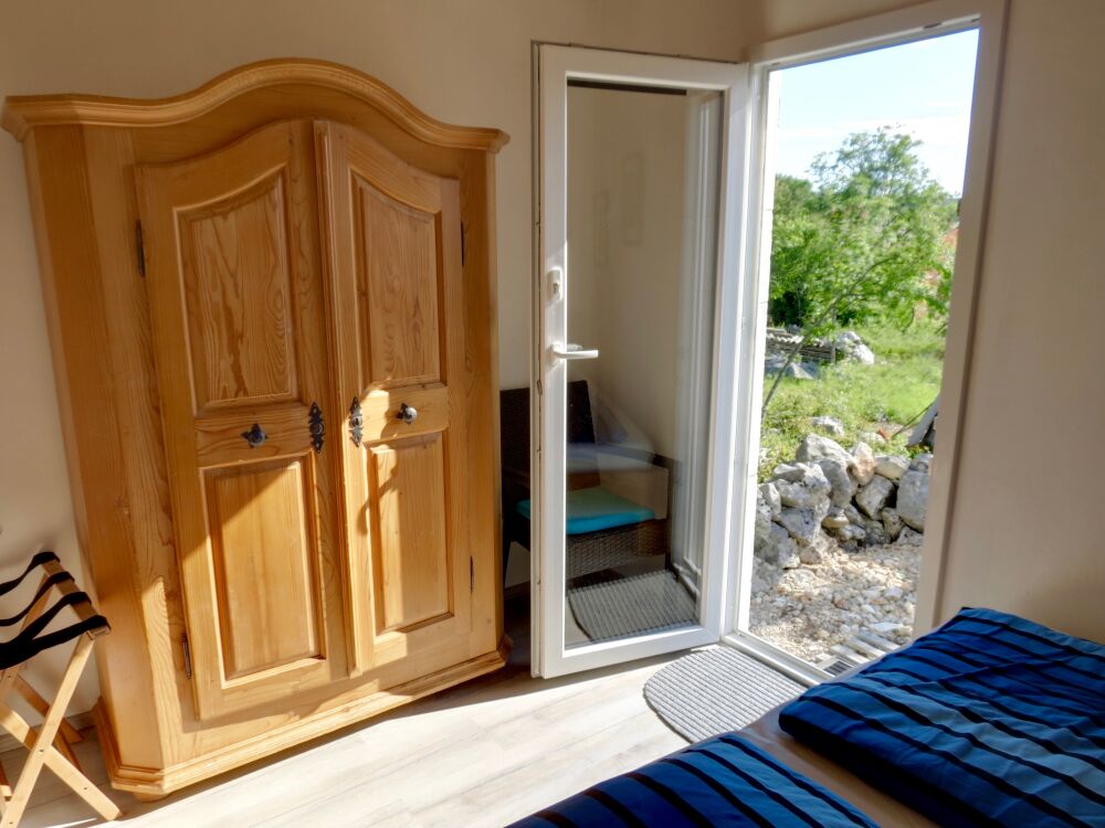 <p>Schrank im großen Schlafzimmer</p> <p>Schrank im großen Schlafzimmer</p>