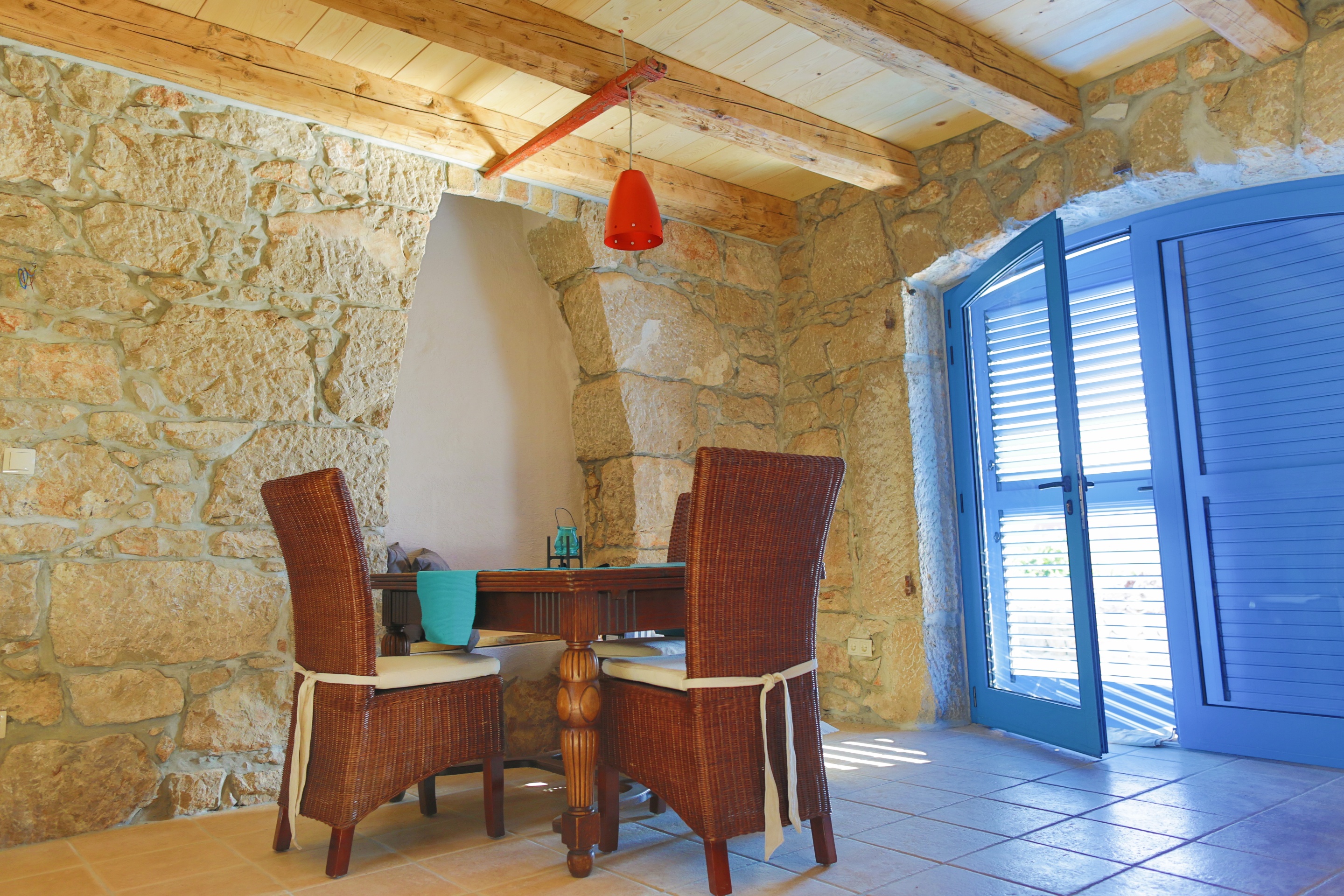 <p>EG (Kamen) Esszimmer nach der Renovierung</p> <p>EG (Kamen) Esszimmer nach der Renovierung</p>